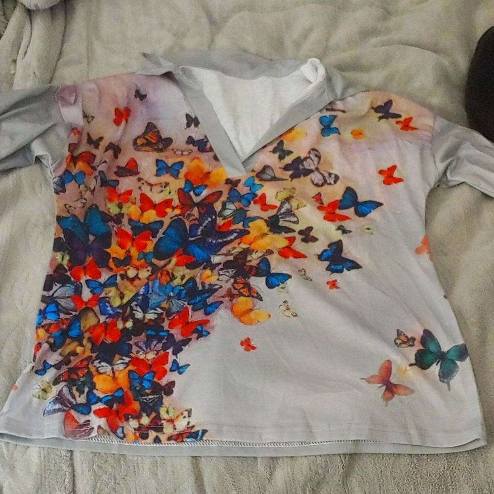 Butterfly Collared Super Soft Top